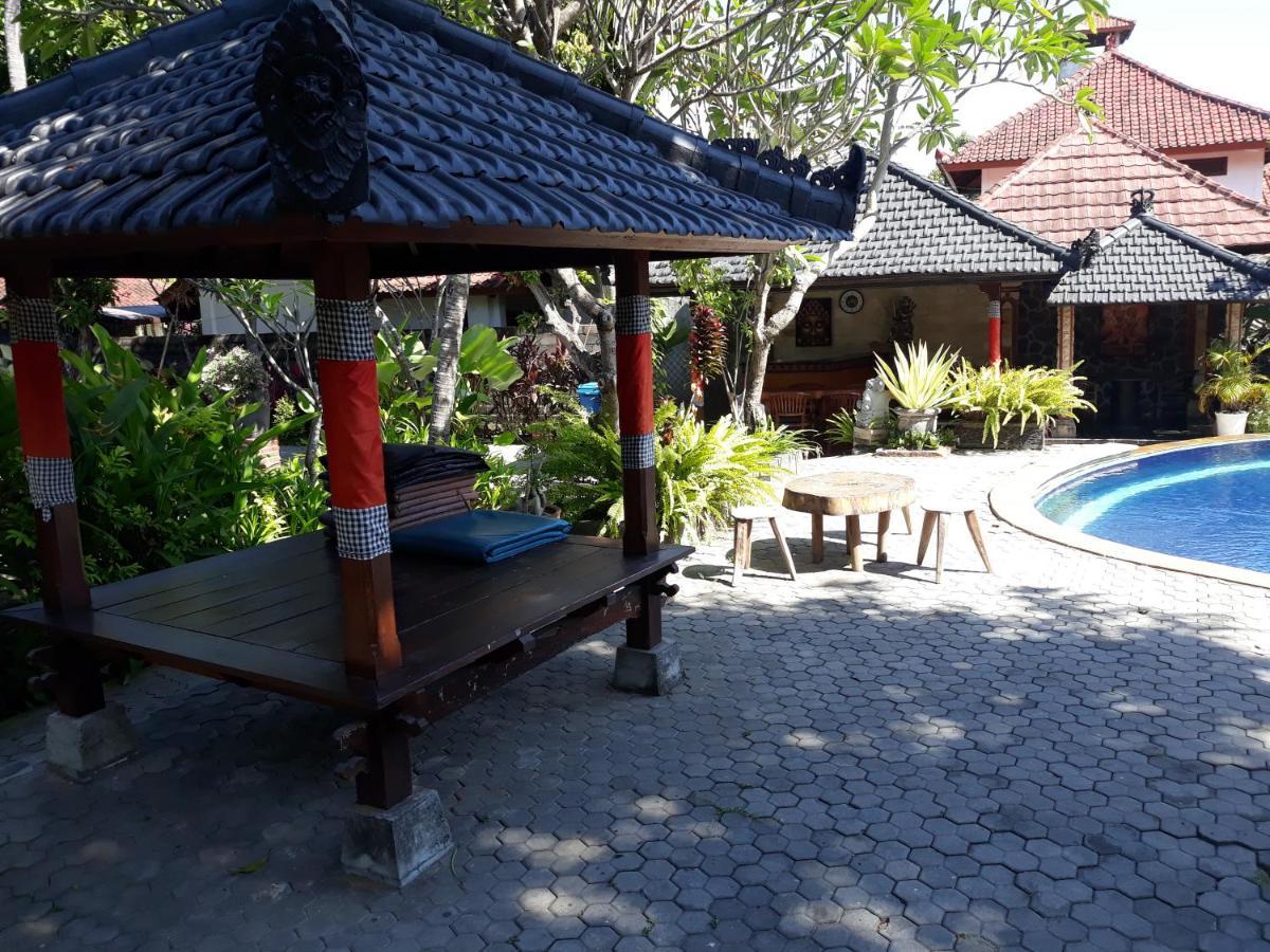 Lovina Puri Bali Hotel מראה חיצוני תמונה