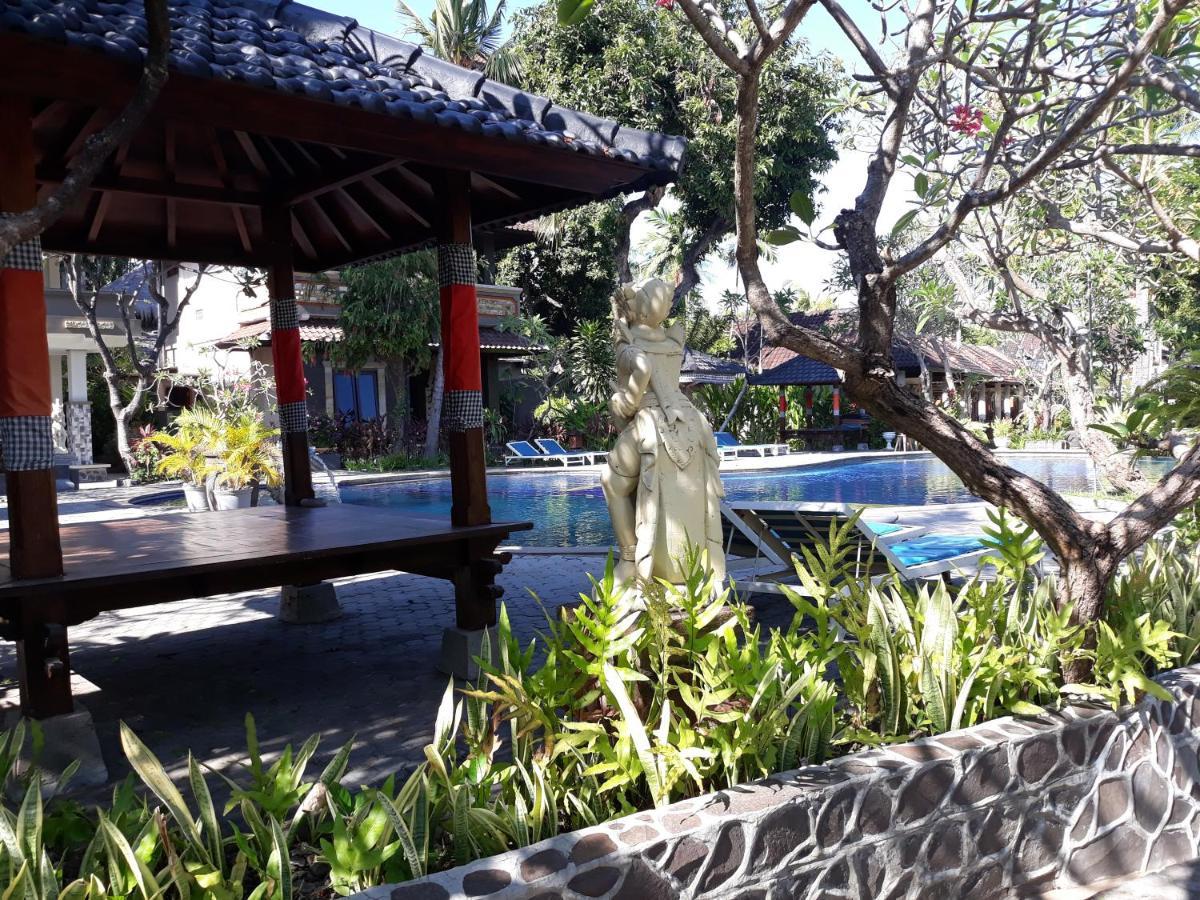 Lovina Puri Bali Hotel מראה חיצוני תמונה